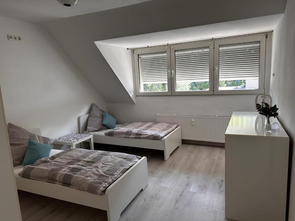 A&V Apartments Wunderschoene Rheinblick Wohnung Zum Entspannen Apt Ela Duisburgo Exterior foto