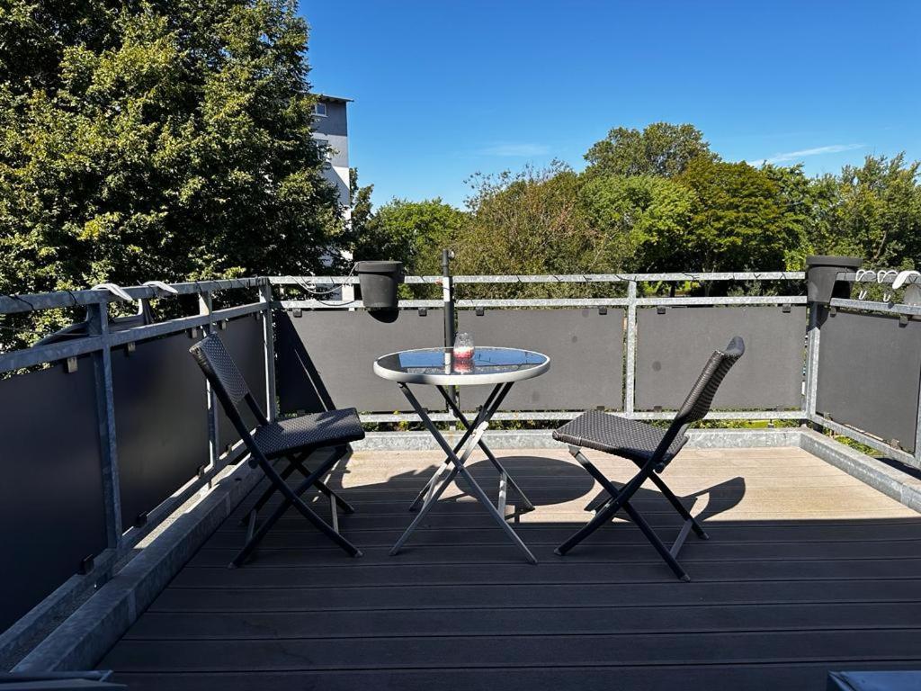 A&V Apartments Wunderschoene Rheinblick Wohnung Zum Entspannen Apt Ela Duisburgo Exterior foto