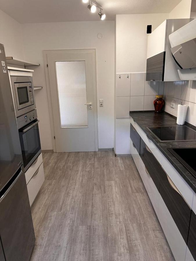 A&V Apartments Wunderschoene Rheinblick Wohnung Zum Entspannen Apt Ela Duisburgo Exterior foto